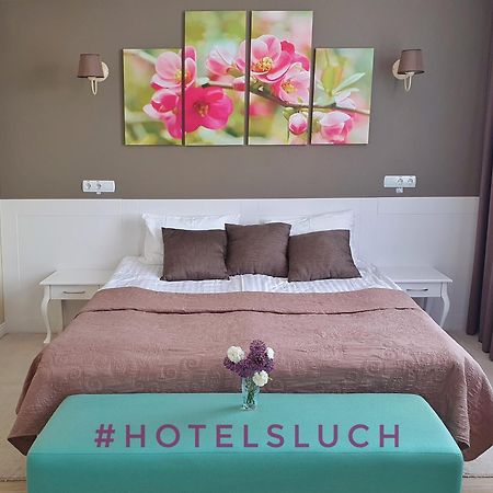 Hotel Sluch Starokostyantyniv Bagian luar foto