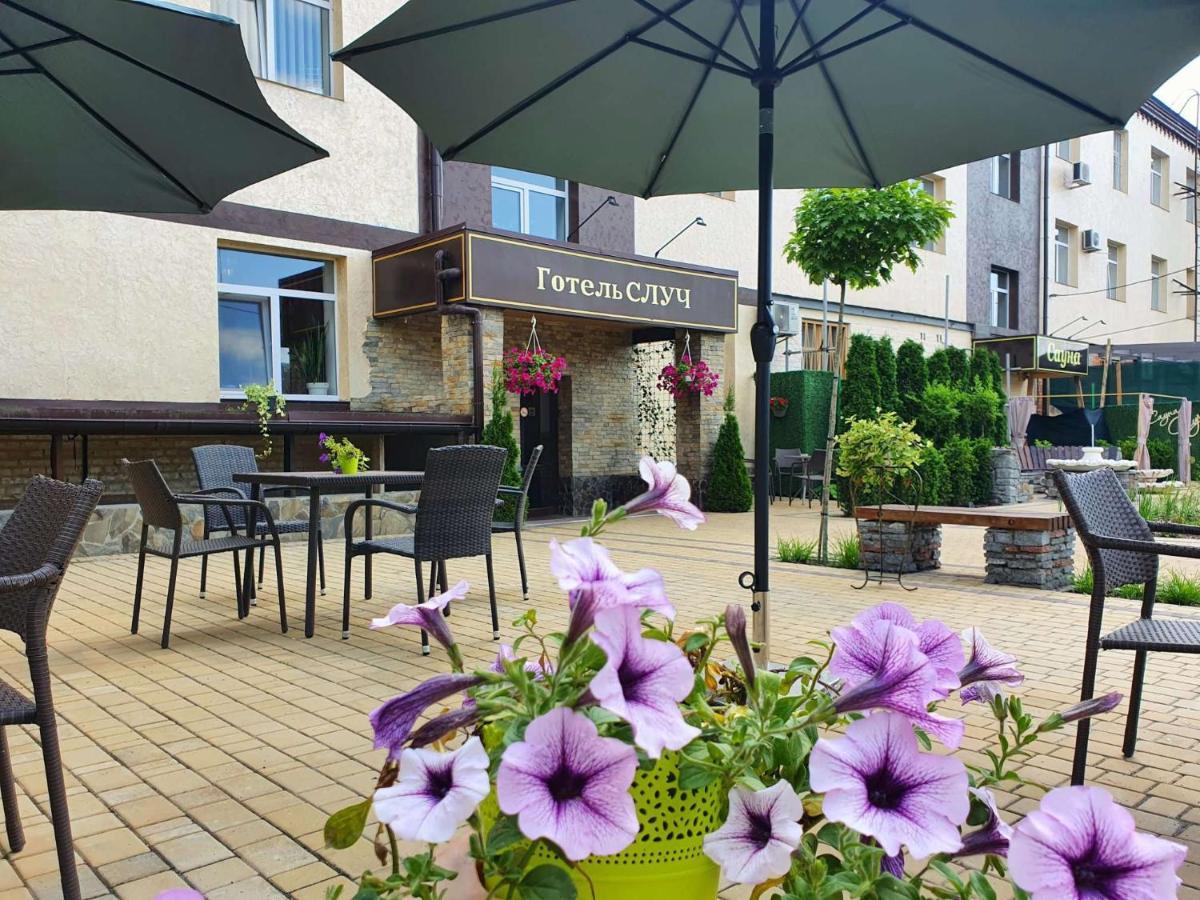 Hotel Sluch Starokostyantyniv Bagian luar foto