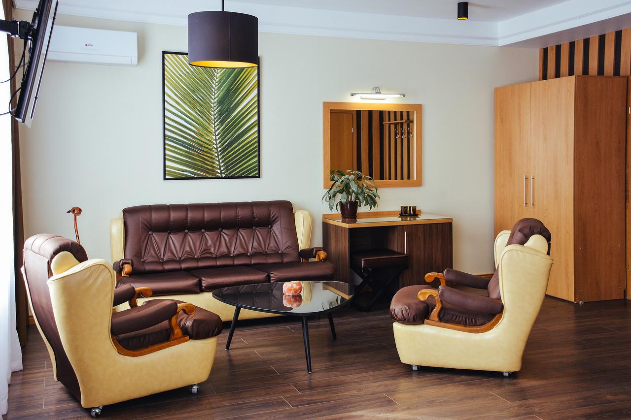 Hotel Sluch Starokostyantyniv Bagian luar foto